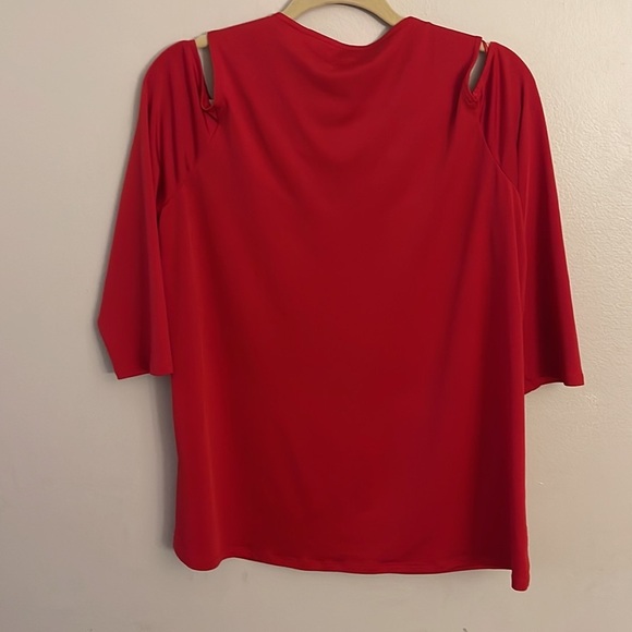 Harve Bernard Strap Neck Cut Out Detail Top Fire Engine Red Medium 3/4 sleeves - Picture 7 of 8
